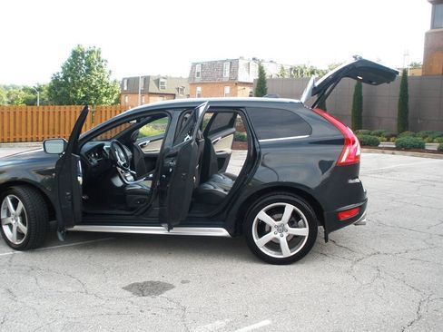 Used 2013 Volvo XC60 T6 R-Design Platinum AWD/4WD image 22