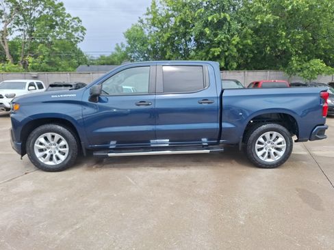 Used 2020 Chevrolet Silverado 1500 Custom w/ Infotainment Package RWD image 3