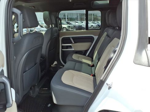 Used 2022 Land Rover Defender 110 X-Dynamic SE image 11