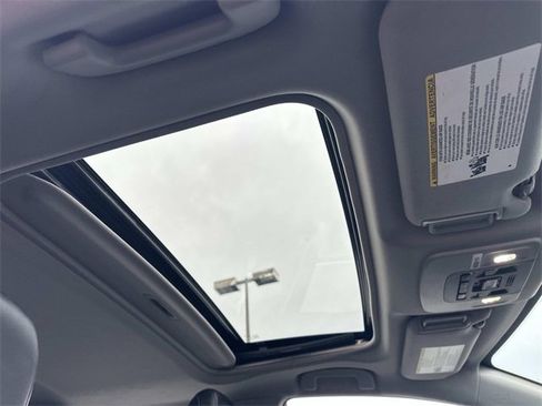 Used 2022 Toyota Camry XSE image 28