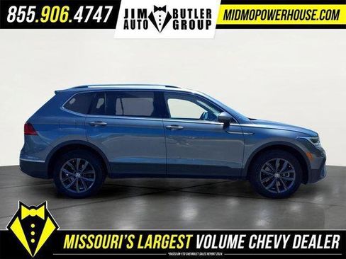 Used 2022 Volkswagen Tiguan SE AWD/4WD image 4