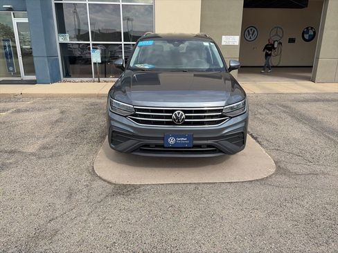 Used 2023 Volkswagen Tiguan SE AWD/4WD image 4