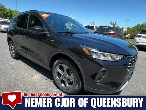 Used 2025 Ford Escape ST-Line Select AWD/4WD image 2