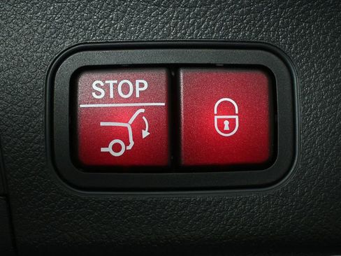 Certified 2021 Mercedes-Benz GLA 250 image 31