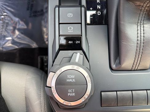 Used 2025 Toyota Tacoma SR5 w/ SR5 Upgrade Package AWD/4WD image 28