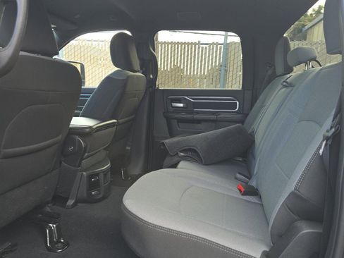 Used 2024 RAM 2500 Big Horn w/ Bed Utility Group image 10