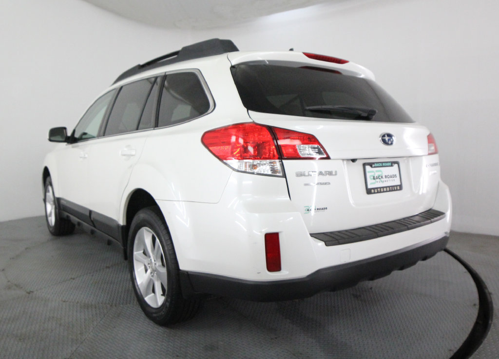 Used 2014 Subaru Outback 2.5i Limited AWD/4WD image 7