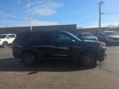New 2026 Honda Pilot TrailSport image 2