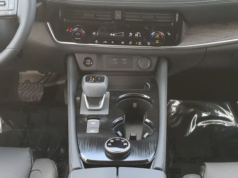 New 2026 Nissan Rogue Platinum AWD/4WD image 19