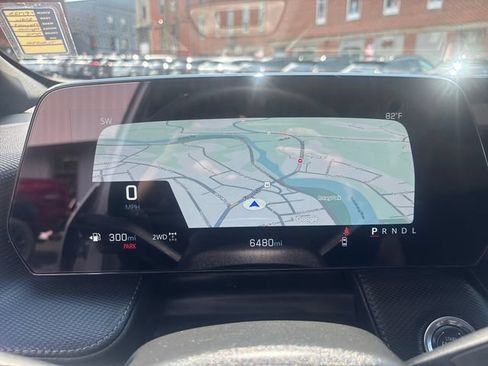 Used 2026 Chevrolet Equinox LT AWD/4WD image 17
