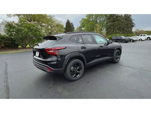 New 2026 Chevrolet Trax LT w/ Driver Confidence Package FWD image 8