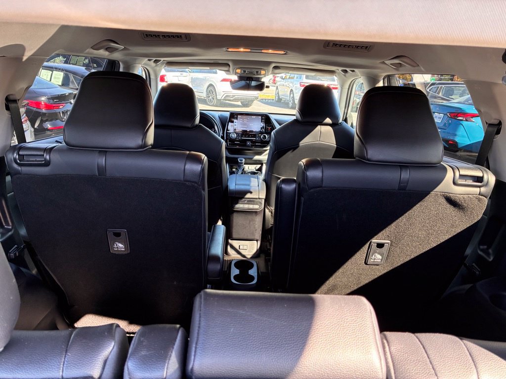 Used 2021 Toyota Highlander XLE AWD/4WD image 13