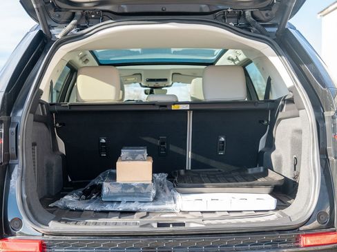 New 2024 Land Rover Discovery Sport S image 37