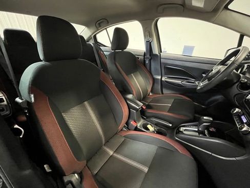 Used 2024 Nissan Versa SR FWD image 9