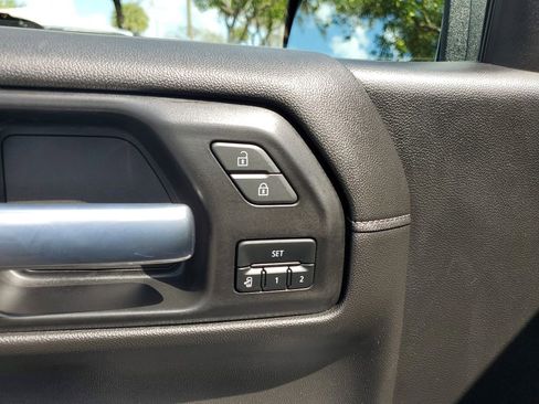 Used 2021 Chevrolet Silverado 1500 High Country image 15