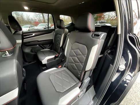 New 2026 Volkswagen Atlas Peak Edition image 15