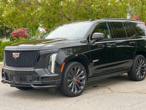 New 2026 Cadillac Escalade V AWD/4WD image 3