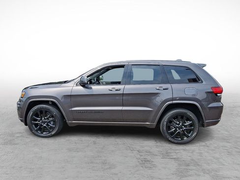 Used 2019 Jeep Grand Cherokee Altitude AWD/4WD image 2