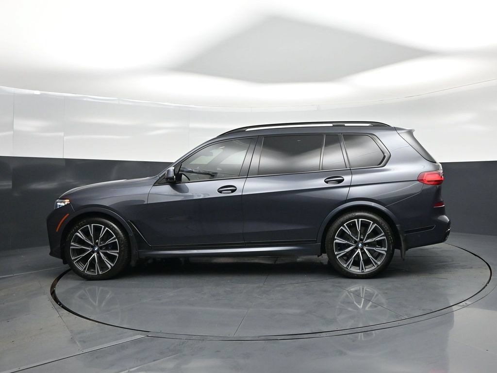Used 2020 BMW X7 M50i w/ Dynamic Handling Package AWD/4WD image 29