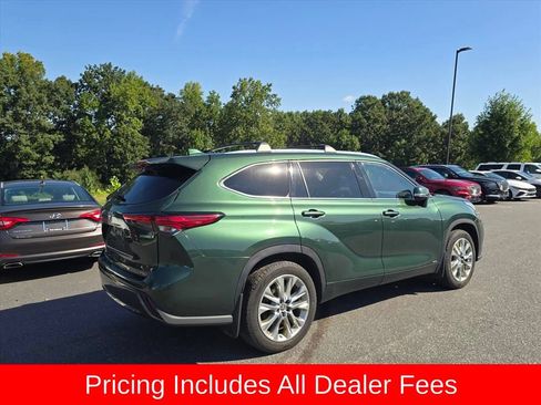 Used 2023 Toyota Highlander Limited AWD/4WD image 3