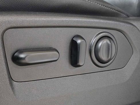 Used 2021 Chevrolet Silverado 1500 LT Trail Boss w/ Convenience Package II image 23