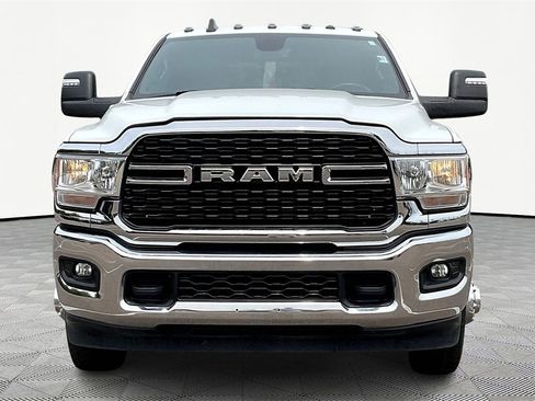 Used 2024 RAM 3500 Big Horn image 3