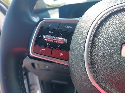 Used 2024 Kia Sorento S image 19