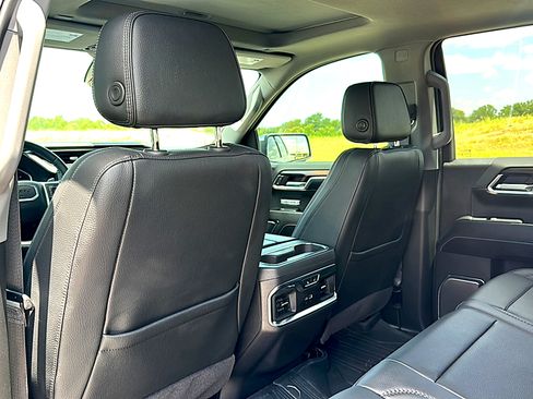Used 2024 GMC Sierra 1500 Denali w/ Denali Reserve Package AWD/4WD image 18