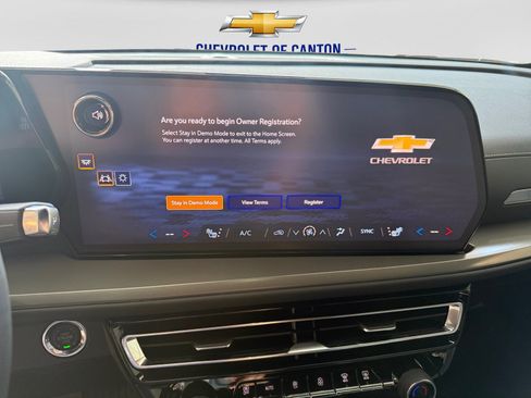 New 2027 Chevrolet Traverse LT w/ Midnight/Sport Edition FWD image 27