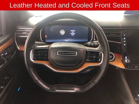Used 2022 Jeep Grand Wagoneer Series III AWD/4WD image 7
