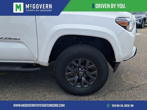 Used 2023 Toyota Tacoma SR5 AWD/4WD image 9