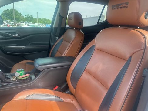 Used 2017 GMC Acadia SLT AWD/4WD image 7