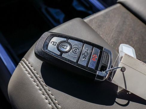 Used 2025 Ford F350 Platinum w/ Platinum Plus Package image 40