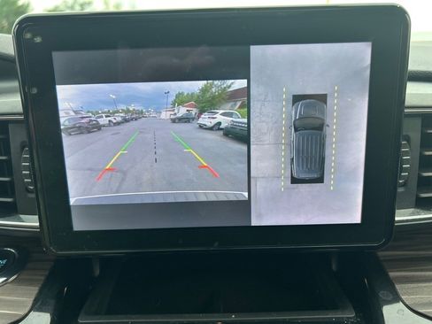 Used 2022 Ford Explorer Limited w/ Equipment Group 301A image 32