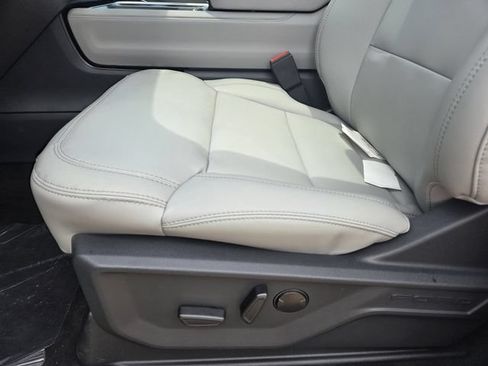 New 2026 Ford Expedition Active RWD image 10