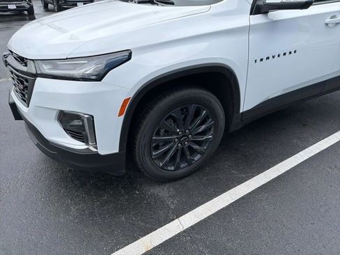 Used 2023 Chevrolet Traverse RS image 4