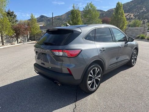 Used 2022 Ford Escape SE w/ SE Sport Appearance Package AWD/4WD image 9