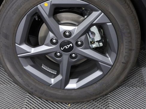 Certified 2025 Kia K4 LXS image 7