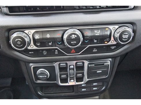 Used 2024 Jeep Wrangler Unlimited Sport AWD/4WD image 25