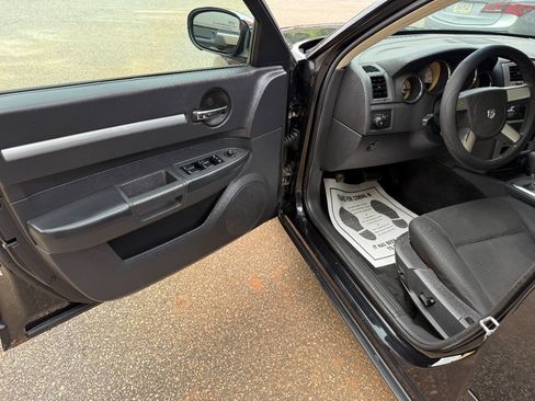 Used 2010 Dodge Charger SXT RWD image 8