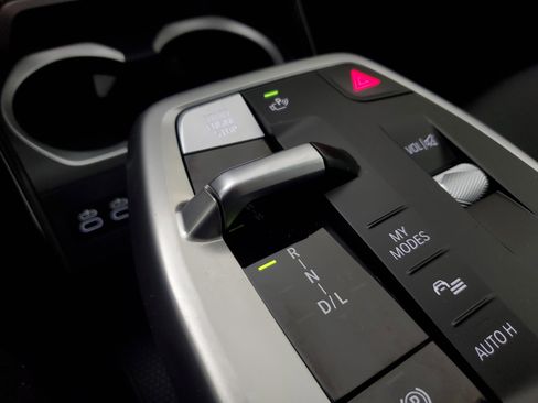 Certified 2025 BMW X1 xDrive28i w/ Technology Package image 21