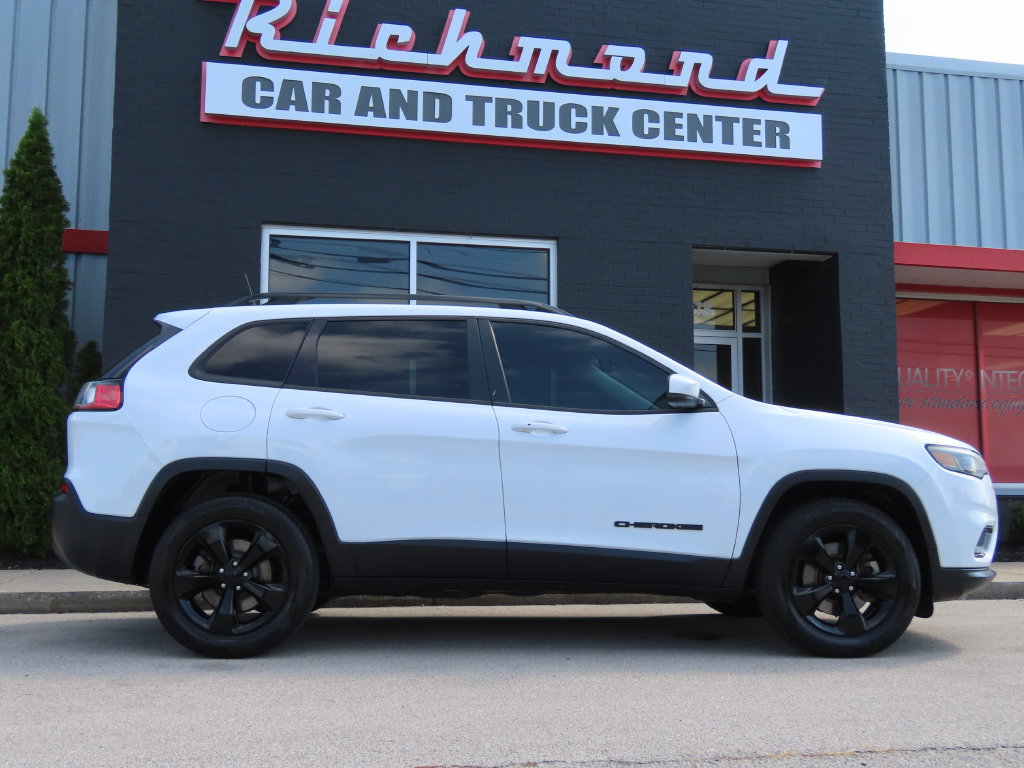 Used 2019 Jeep Cherokee Latitude Plus AWD/4WD image 3