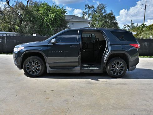 Used 2021 Chevrolet Traverse RS FWD image 7