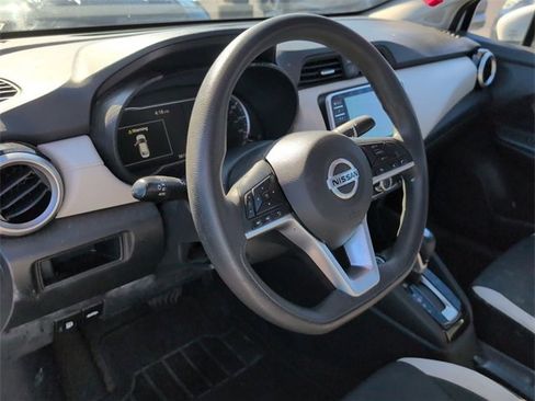Used 2021 Nissan Versa SV image 8