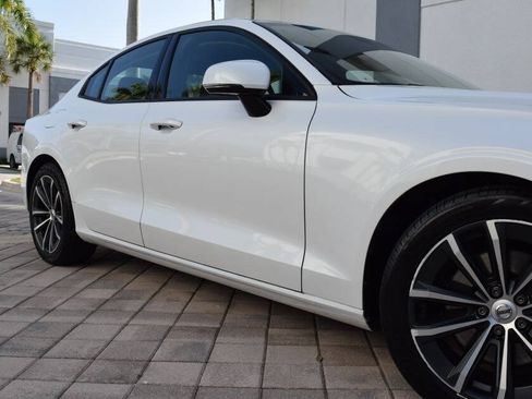 Used 2021 Volvo S60 T5 Momentum FWD image 17
