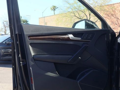 Used 2020 Audi Q5 2.0T Premium w/ Convenience Package image 37