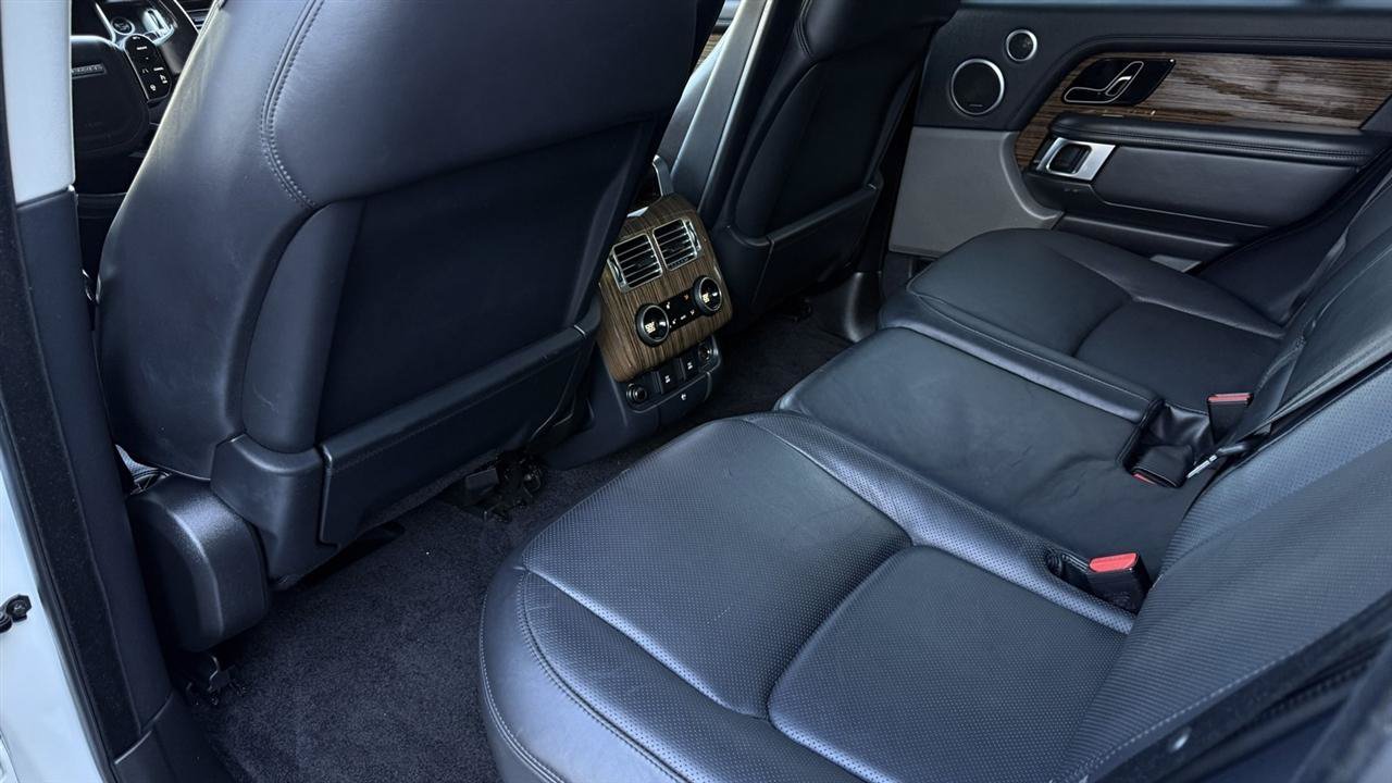 Used 2018 Land Rover Range Rover HSE AWD/4WD image 31
