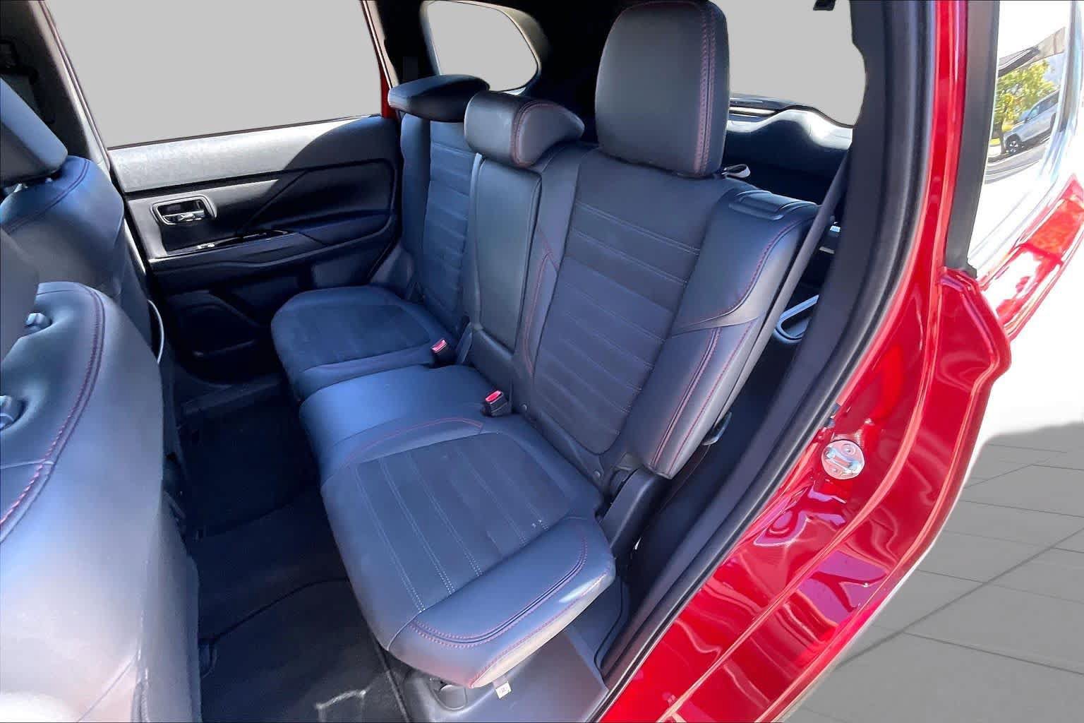 Used 2020 Mitsubishi Outlander LE FWD image 20