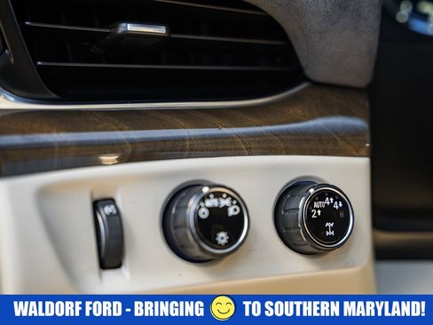 Used 2019 Cadillac Escalade ESV Luxury image 46