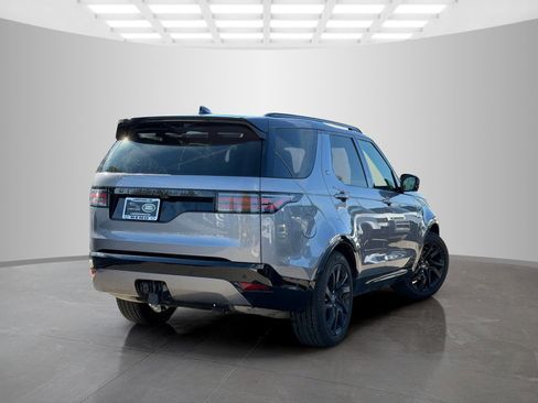 Used 2025 Land Rover Discovery Dynamic SE AWD/4WD image 5